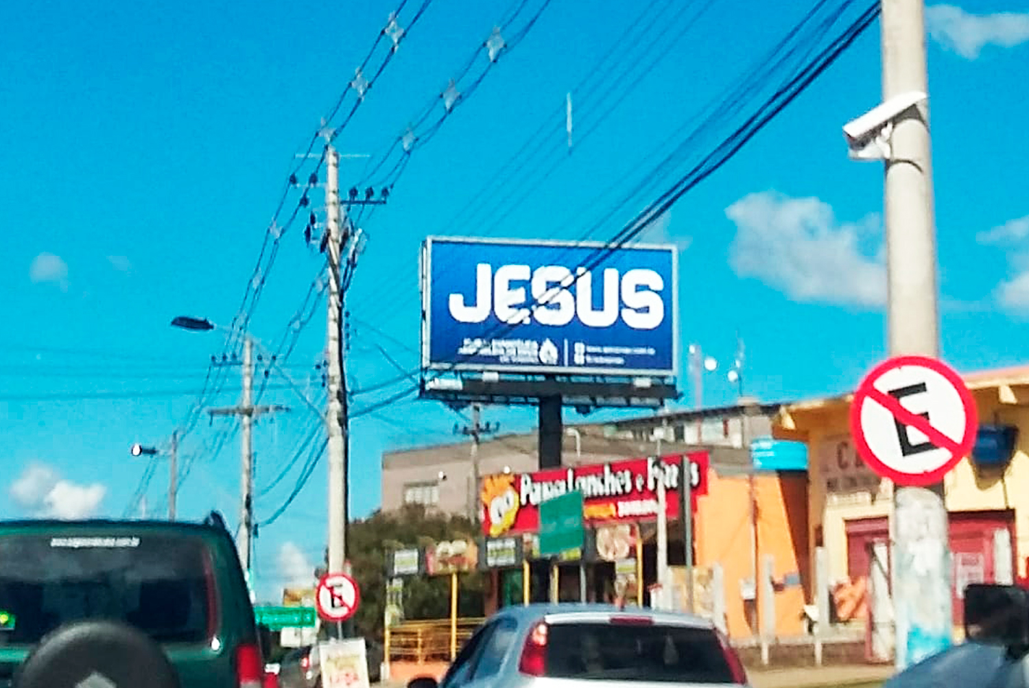 Outdoor com o nome de Jesus