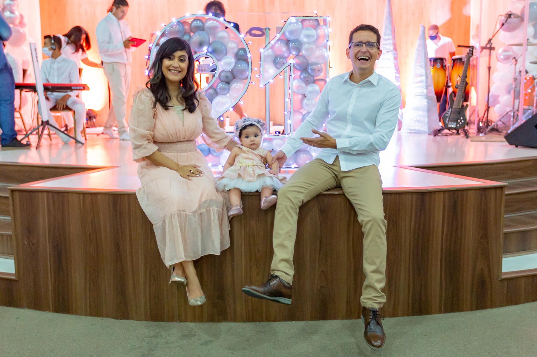 Pastor Edilson, a esposa e a filha