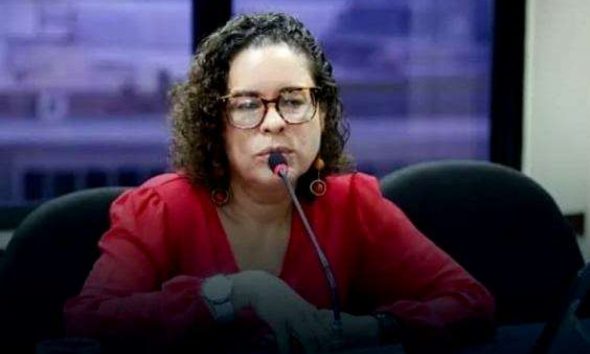 Pastora comenta polêmica de promotora: "Pisou na terra do manto e da glória"