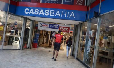 Crise no Brasil de Lula fecha centenas de lojas das Casas Bahia