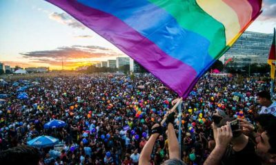 Vereador é elogiado por criar PL para proibir símbolos cristãos em parada LGBT+