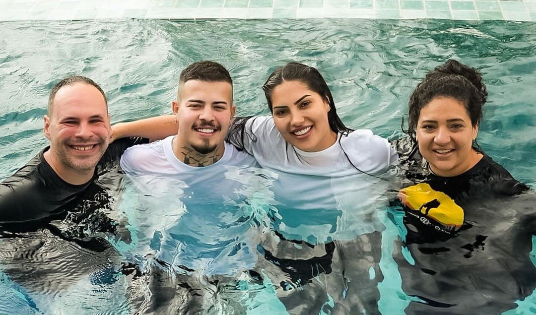 'Caímos de joelho no chão': mulher relata milagre ao engravidar, mesmo sendo infértil