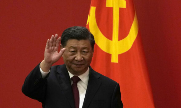 Comunismo: China proíbe uso de termos como "Deus" e "Jesus" em louvores