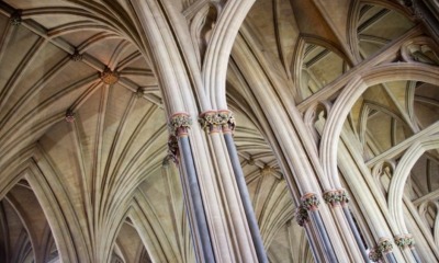 A Catedral de Bristol já removeu as dedicatórias ao traficante de escravos Edward Colston