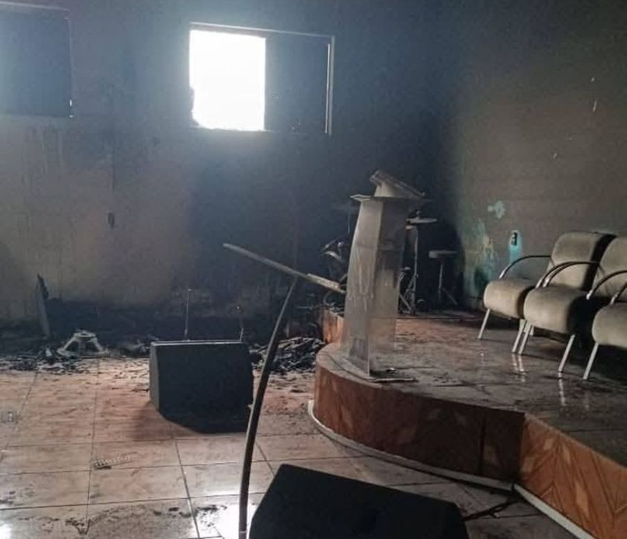 Incêndio criminoso destrói templo da Assembleia de Deus