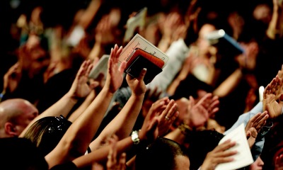 Adoração na Igreja