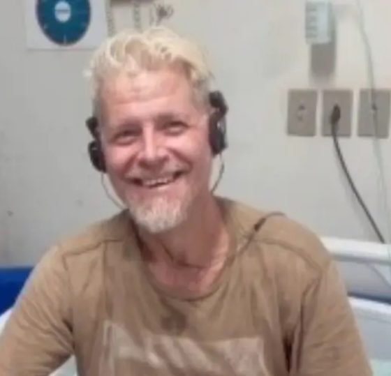 Antes de morrer, cristão realiza sonho de gravar louvor; Assista