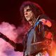 Lenda do rock, Alice Cooper diz que Deus o libertou do alcoolismo