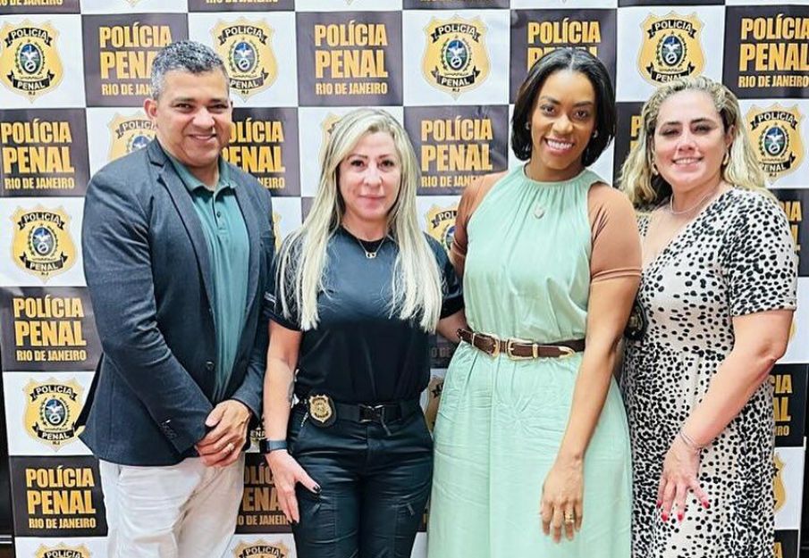 Elaine Martins é elogiada por trabalho evangelístico com detentos
