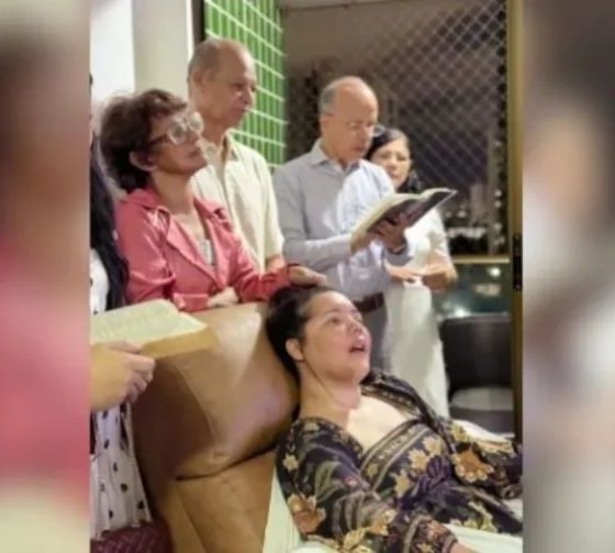 Amanda Wanessa completa 39 anos e família celebra com culto