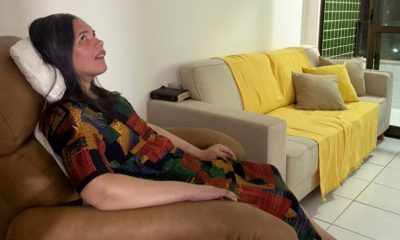 Foto de Amanda Wanessa sentada gera comoção entre fãs