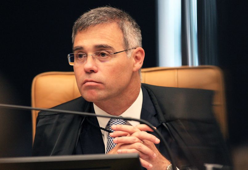 André Mendonça acompanha Nunes Marques e vota contra condenação de Zambelli