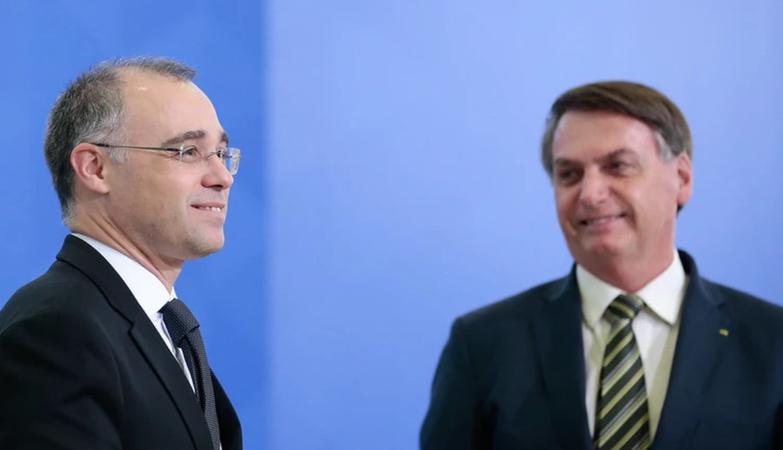 André Mendonça e Jair Bolsonaro