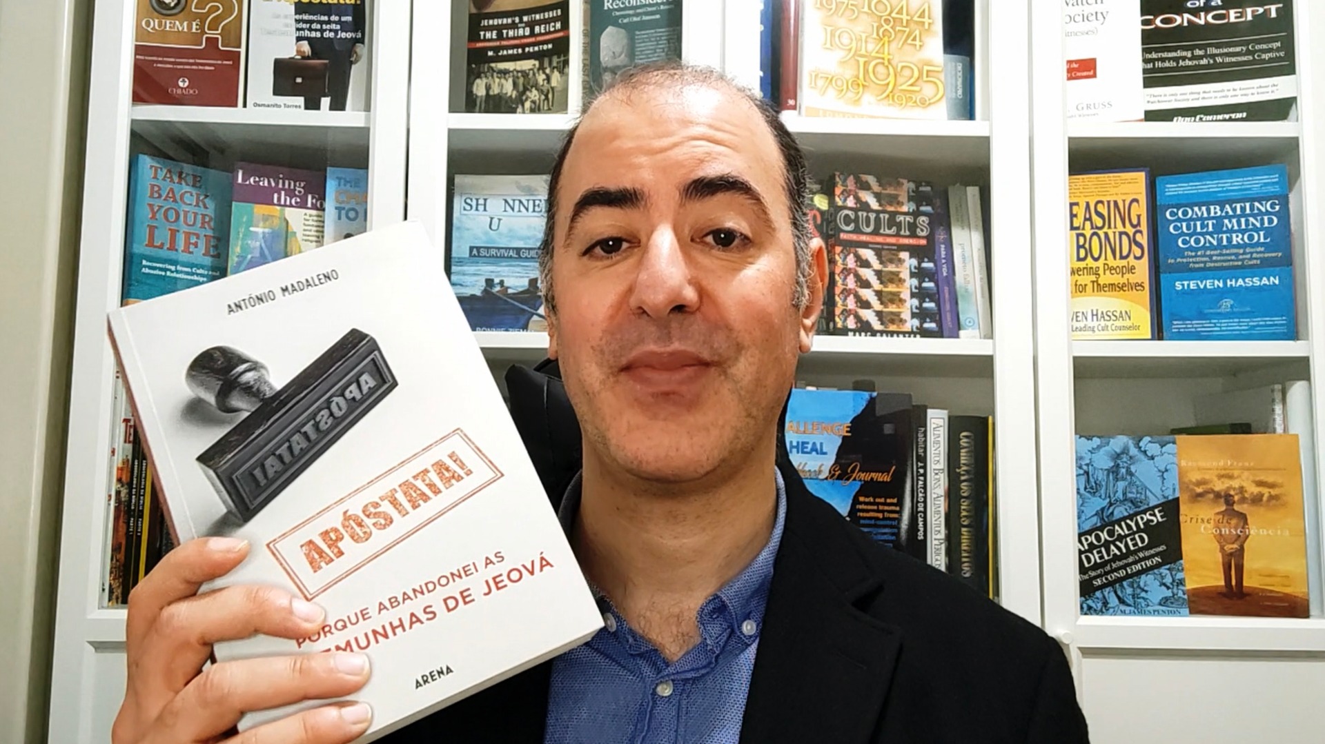 António Madaleno com o livro Apóstata