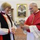 Papa recebe primeira arcebispa da Igreja Anglicana no Vaticano