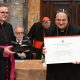 Arcebispo sírio sobrevivente de sequestro é homenageado no Vaticano