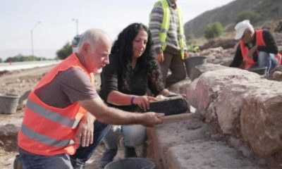 Arqueólogos trabalham na sinagoga