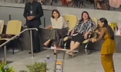 Michelle vai a culto agradecer por aniversário e pede orações pelo marido