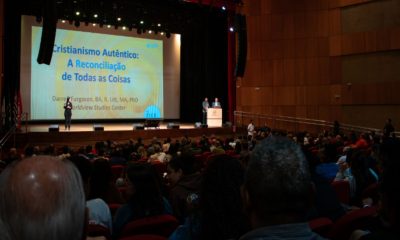Fórum da SBB apresenta versão da Bíblia em LIBRAS