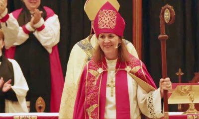 Primeira lésbica assumida é ordenada bispa em igreja dos EUA