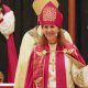 Primeira lésbica assumida é ordenada bispa em igreja dos EUA