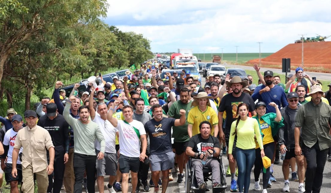 Lindbergh quer que PRF proíba Nikolas de caminhar até Brasília
