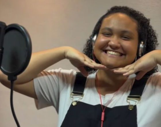 Cantora gospel cai de brinquedo em parque de diversões e morre