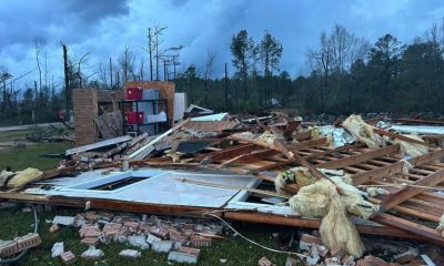 ‘No olho da tempestade’, casal se abriga em igreja e sobrevive a tornado