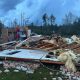 ‘No olho da tempestade’, casal se abriga em igreja e sobrevive a tornado