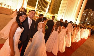 Casamento coletivo de 17 mil casais é organizado pela Universal