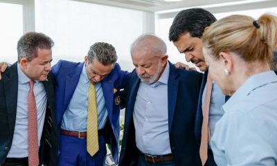 Lula recebe bispo Samuel Ferreira e participa de oração