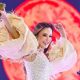 Claudia Leitte ignora patrulha ideológica e segue cantando ‘Yeshua’