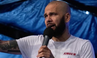 Evento com milhares de pessoas tem pregação de Daniel Alves