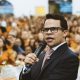 Pastor assembleiano critica Elizeu Rodrigues por faltar a culto