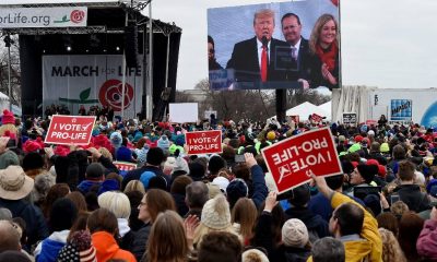 Apoiada por autoridades políticas, Marcha Pela Vida reúne milhares contra o aborto