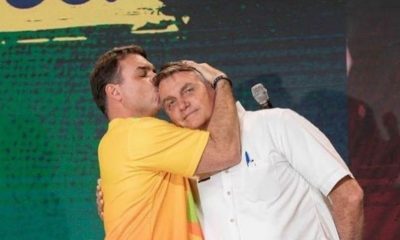 Flávio Bolsonaro anuncia candidatura à presidência em 2026