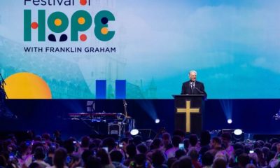 Mais de 14 mil participam de evento em Bruxelas com Franklin Graham