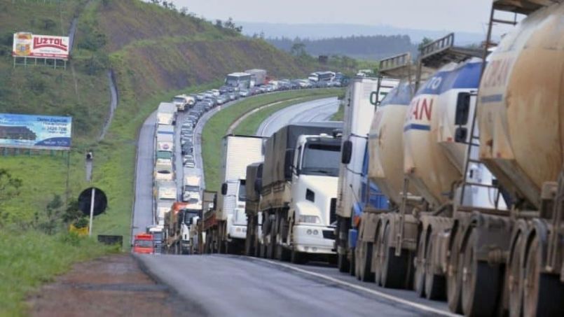Greve dos caminhoneiros deve começar na quinta