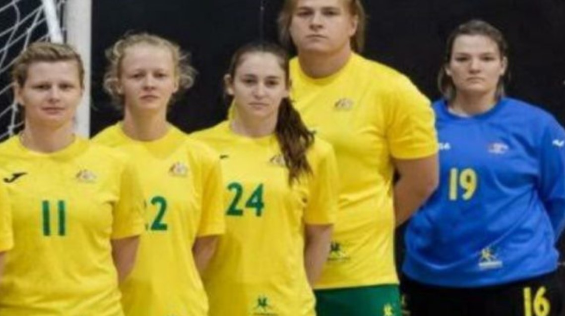 Hannah Mouncey é atleta trans da seleção australiana feminina de handebol. Será que é preciso dizer quem é ela na foto