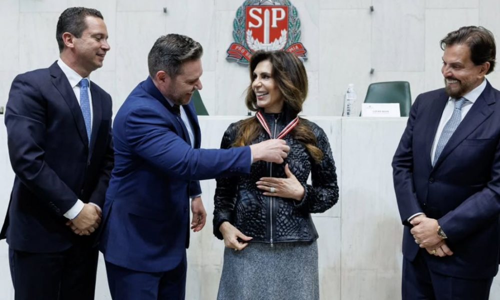 ALESP entrega maior honraria à bispa Sonia Hernandes