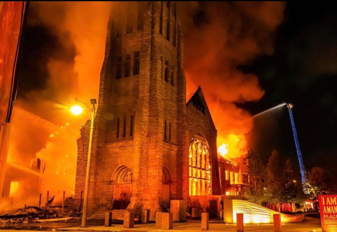 Igreja histórica vinculada a Martin Luther King é destruída em incêndio