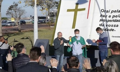 Igreja orando em Cascavel