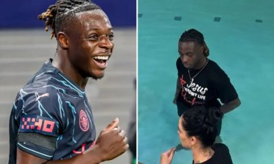 Jogador do Manchester City é batizado: ‘Jesus salvou a minha vida’