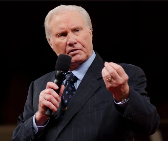 Entre a vida e a morte: filho pede orações por Jimmy Swaggart