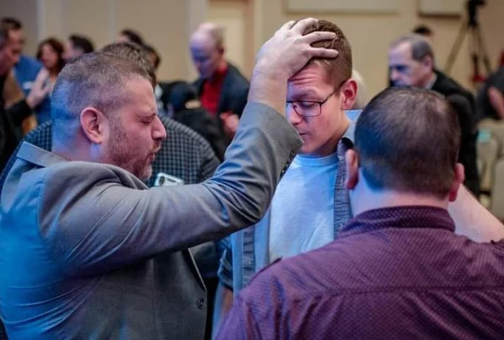 Após entrar em igreja embriagado, alcoólatra aceita Jesus e se torna pastor