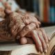 Idosa usa astúcia para levar muçulmanos à leitura da Bíblia; Veja