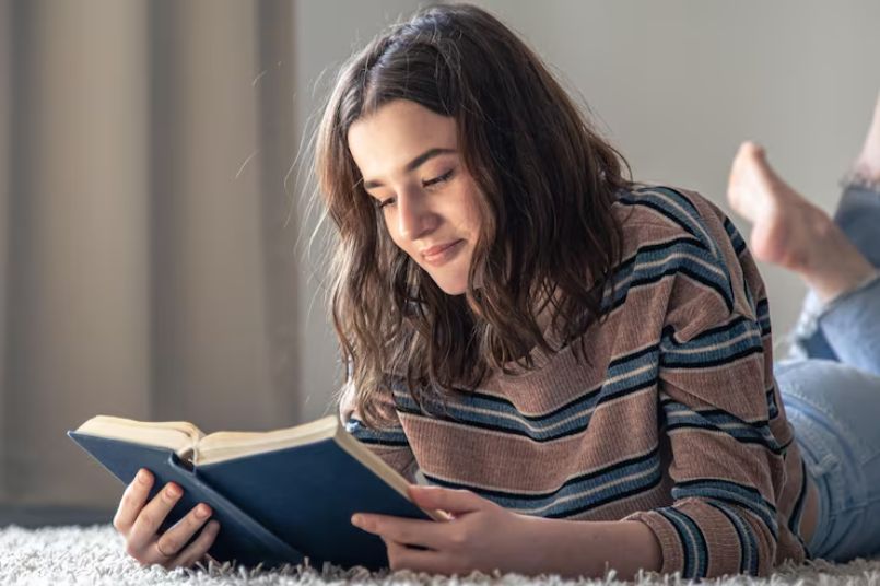 Geração Z se dedica à leitura devocional e impulsiona mercado de livros