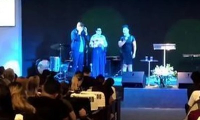 Mãe de Marília Mendonça em culto