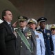 Militares prestam continências ao presidente da República