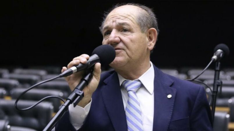 Vaga de Eduardo Bolsonaro é assumida por José Olímpio